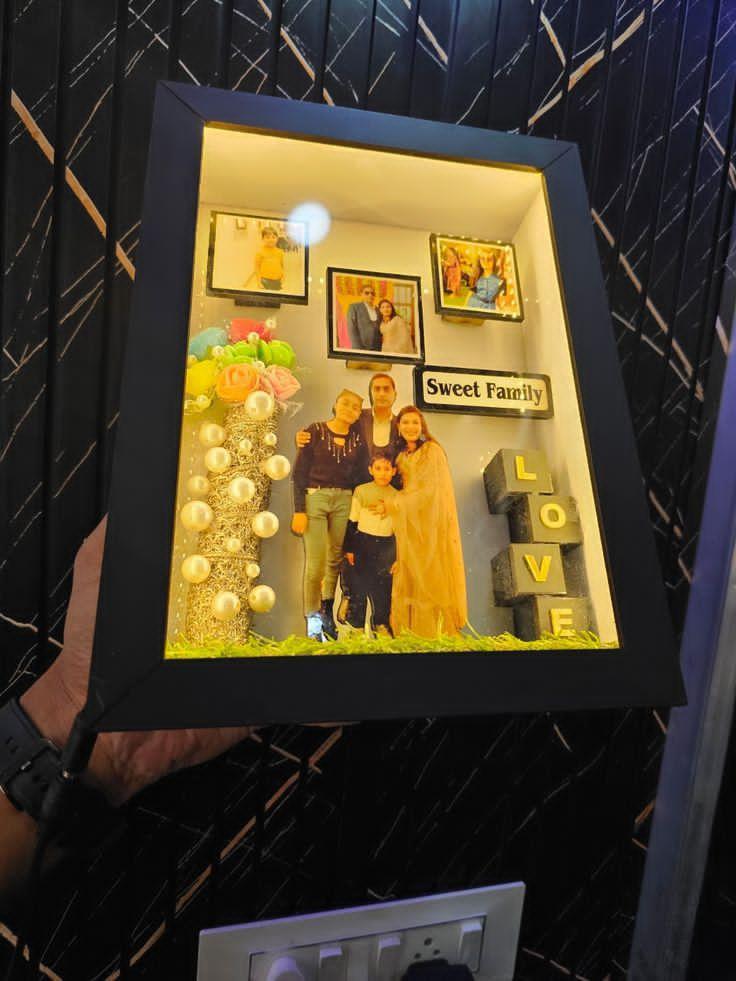 Floating Glass Frame